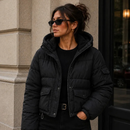 Campera Moderna con Capucha e Interior con Piel
