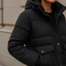 Campera Moderna con Capucha e Interior con Piel