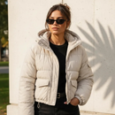 Campera Moderna con Capucha e Interior con Piel